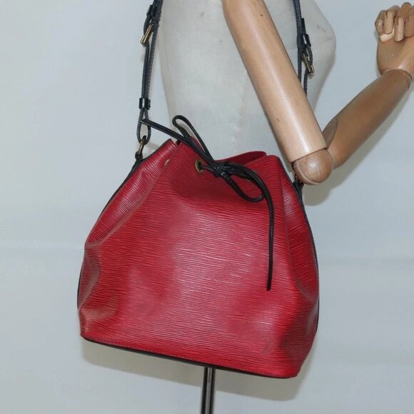 LOUIS VUITTON Epi Petit Noe Shoulder Bag Bicolor Black Red M44017 Auth 134616 - Picture 15 of 16